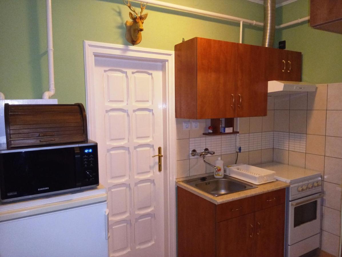Szivarvany Apartman Gyula Exterior foto
